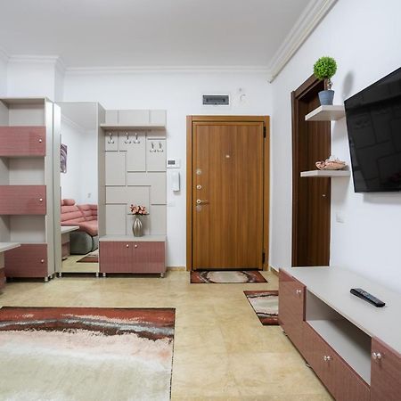Lake Apartments Solid Mamaia Exterior photo