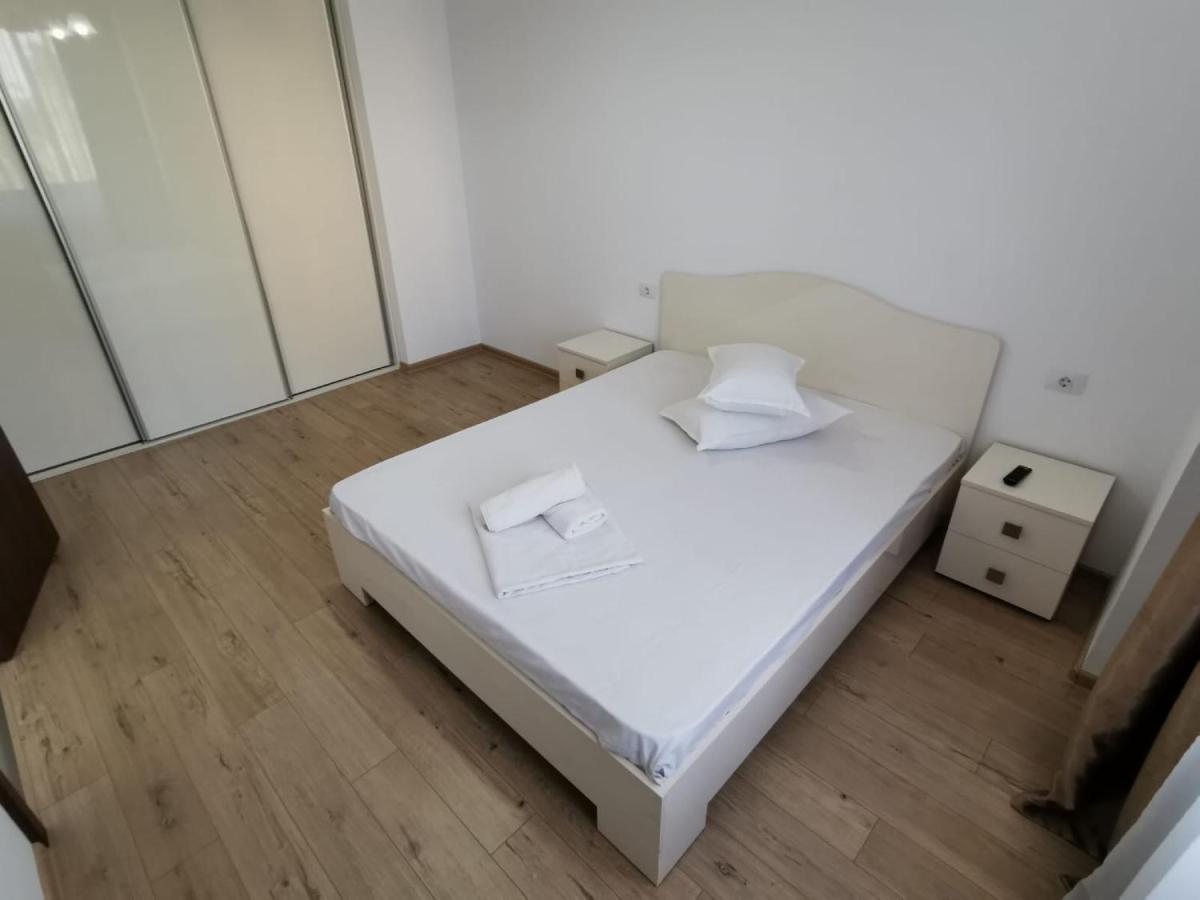 Lake Apartments Solid Mamaia Exterior photo