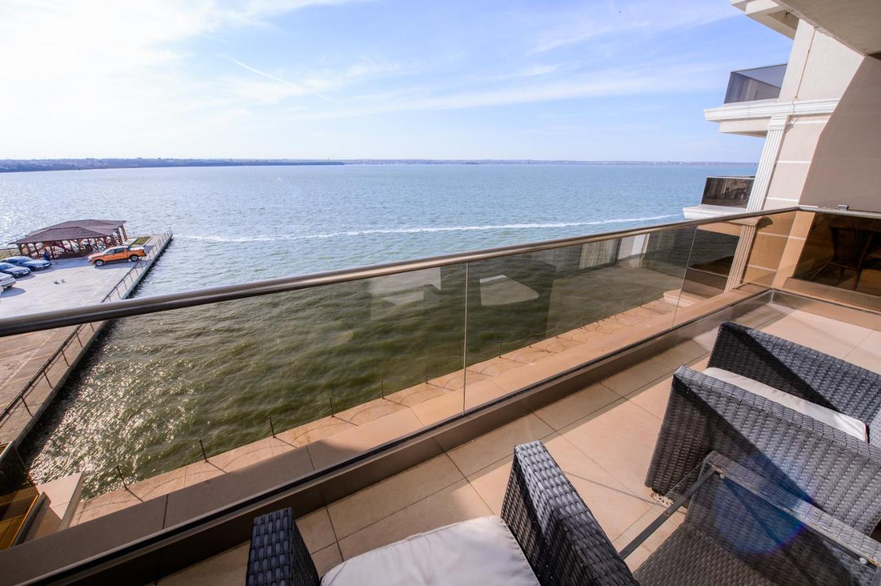 Lake Apartments Solid Mamaia Exterior photo